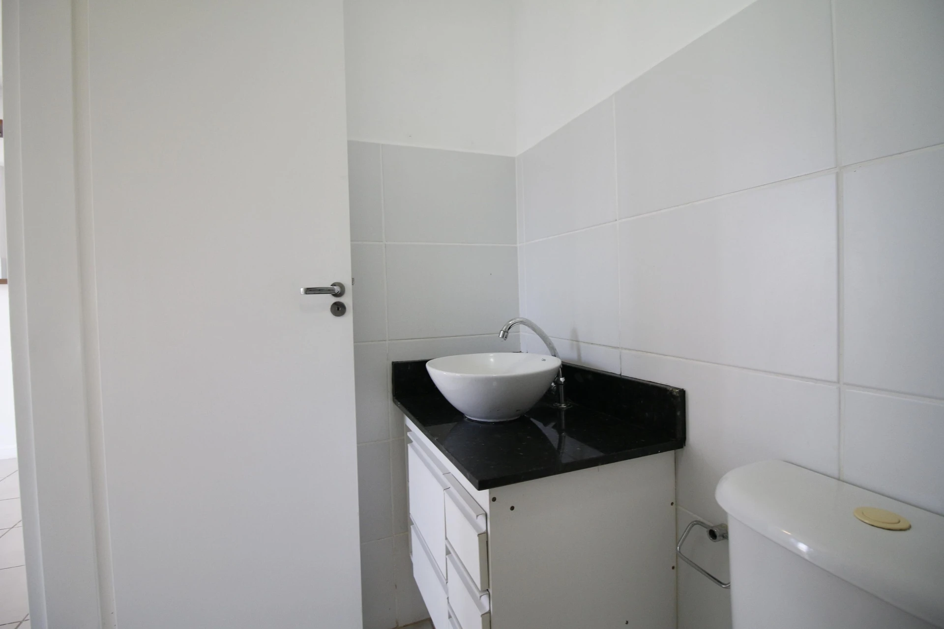2-bedroom apartment in a building with a gym — photo 18