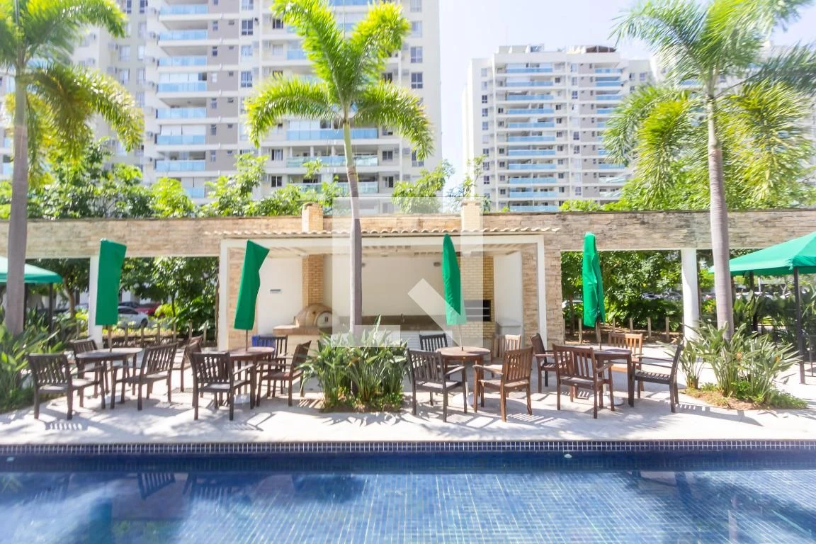 Balcony with a grill in a 2-bedroom apartment, 68 m² — photo 64