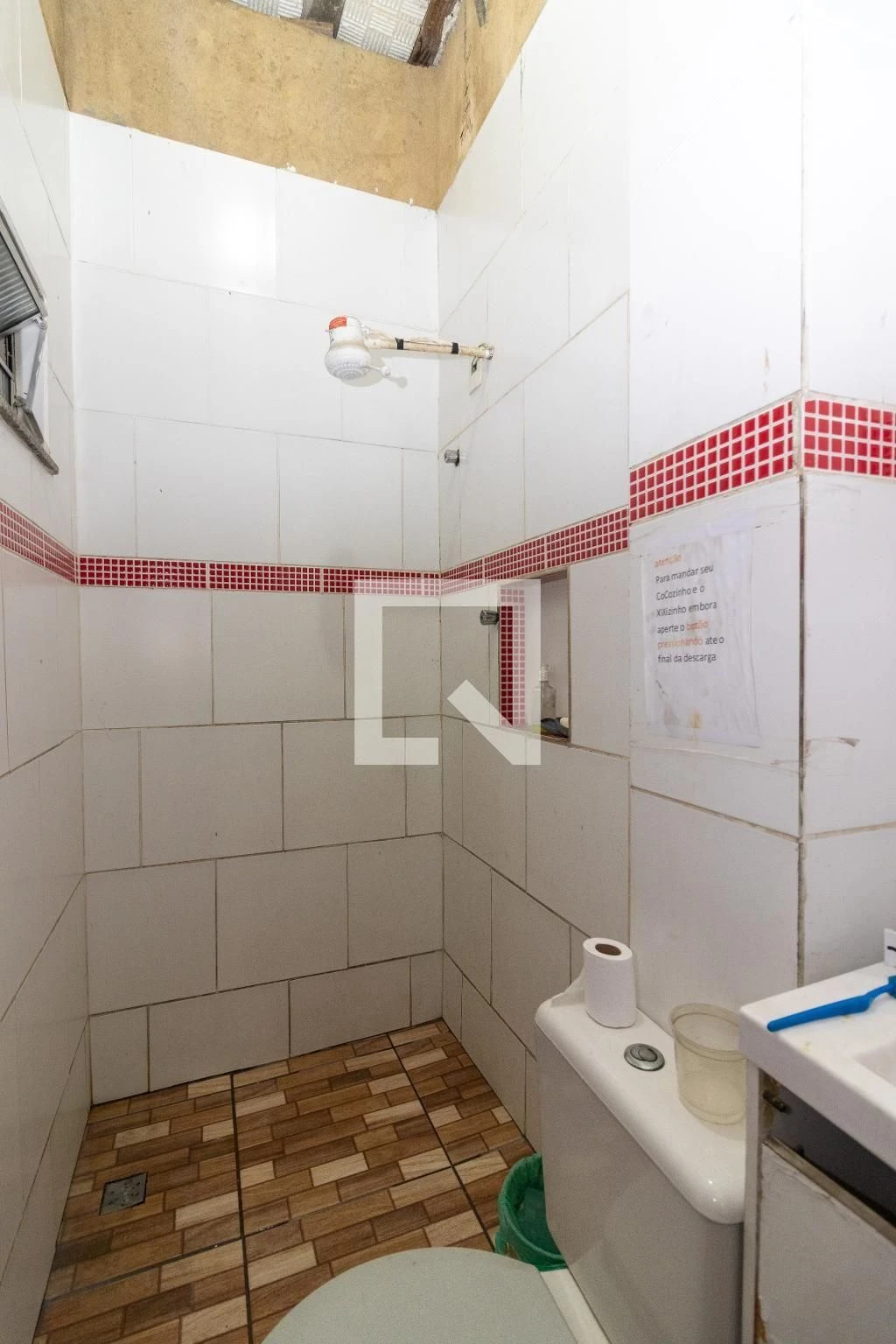 Casa sem mobília com 3 quartos e 3 banheiros, precisa reformar — photo 15