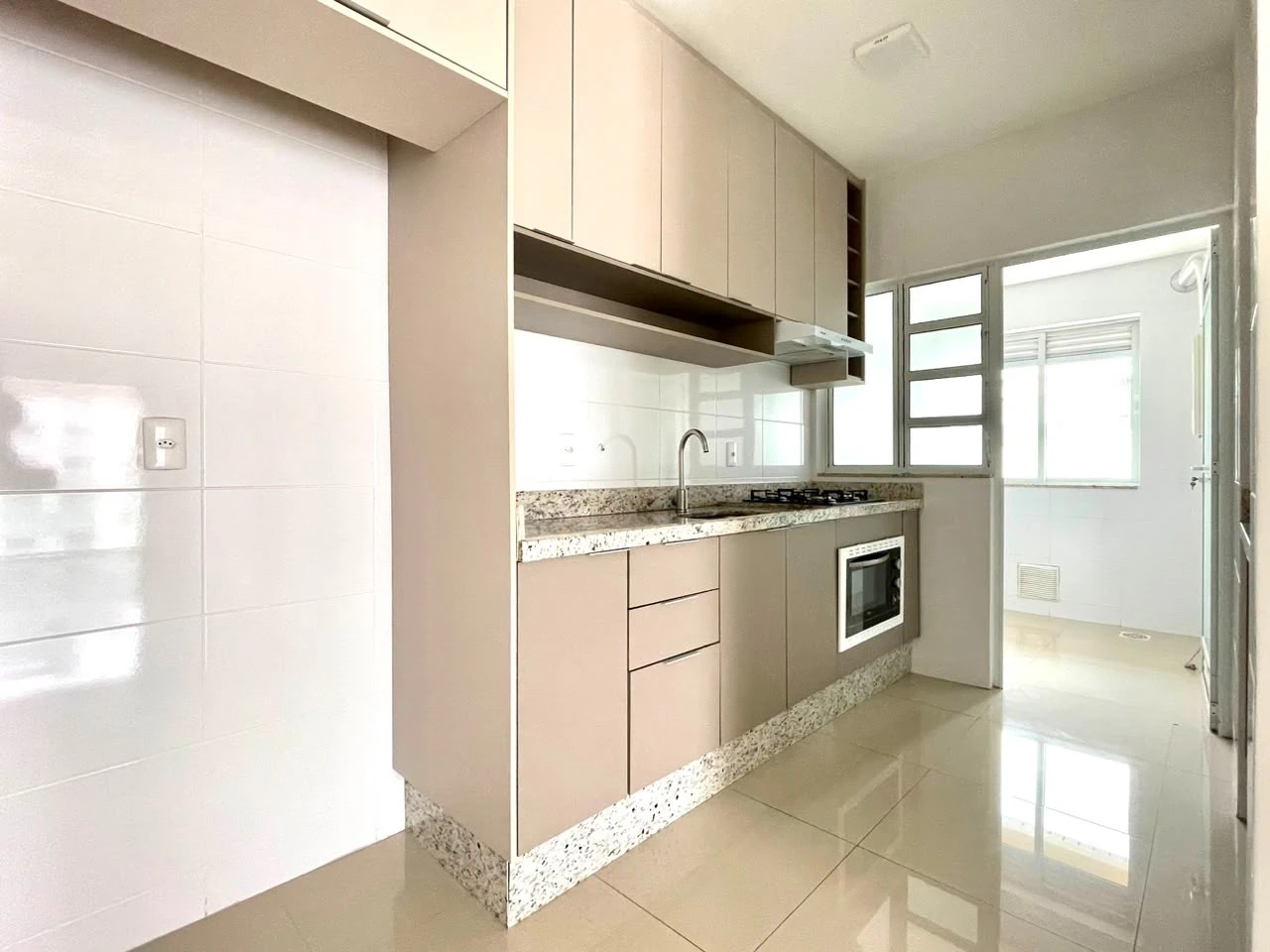 Apartamento com 2 quartos, suíte e varanda com churrasqueira — photo 2
