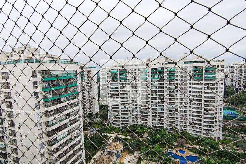 Apartamento vazio de 3 quartos com varanda e 185 m² — photo 2