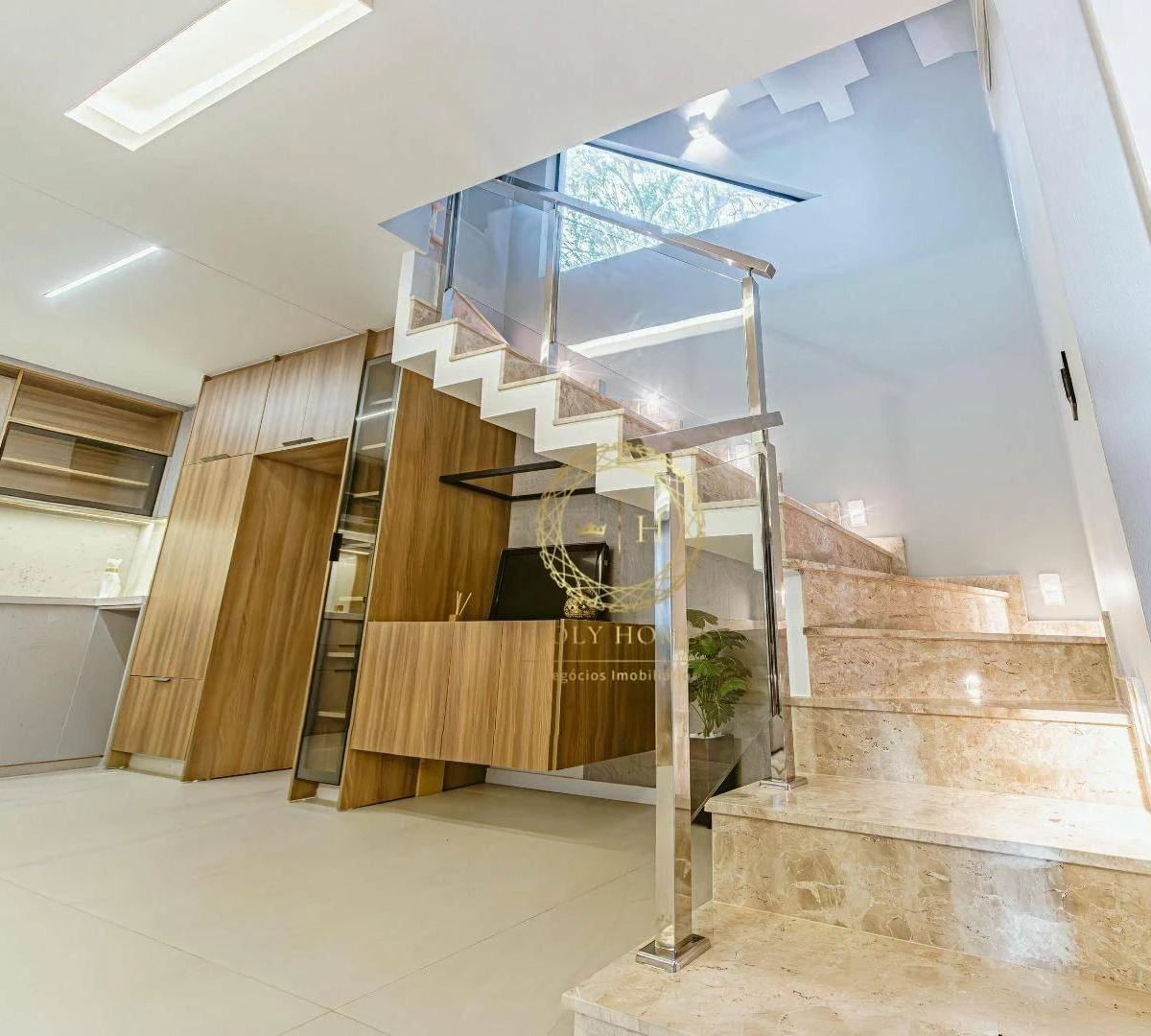 Condo house with a balcony and open-plan kitchen — photo 31