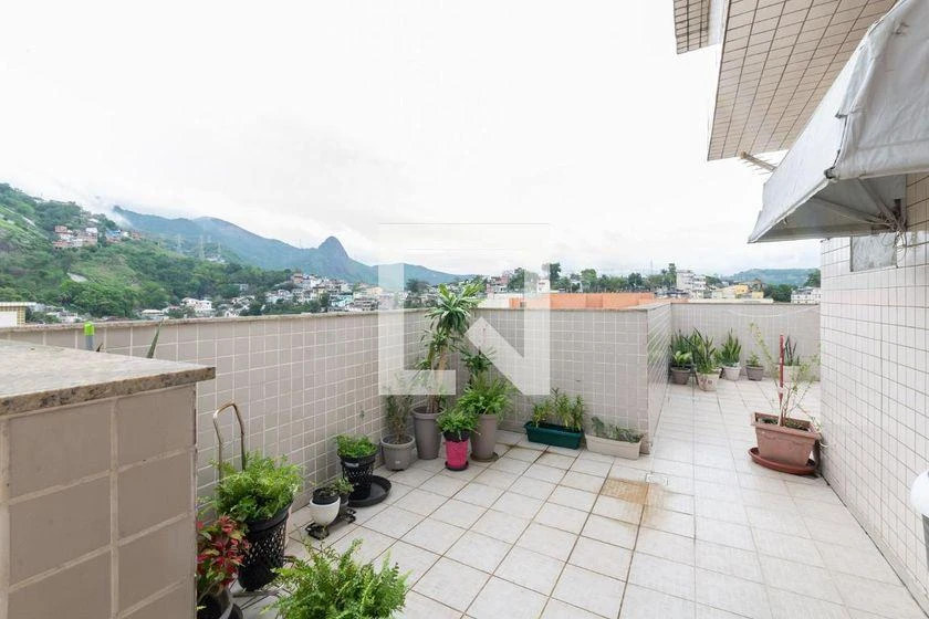 4-bedroom apartment with a mountain view — photo 33