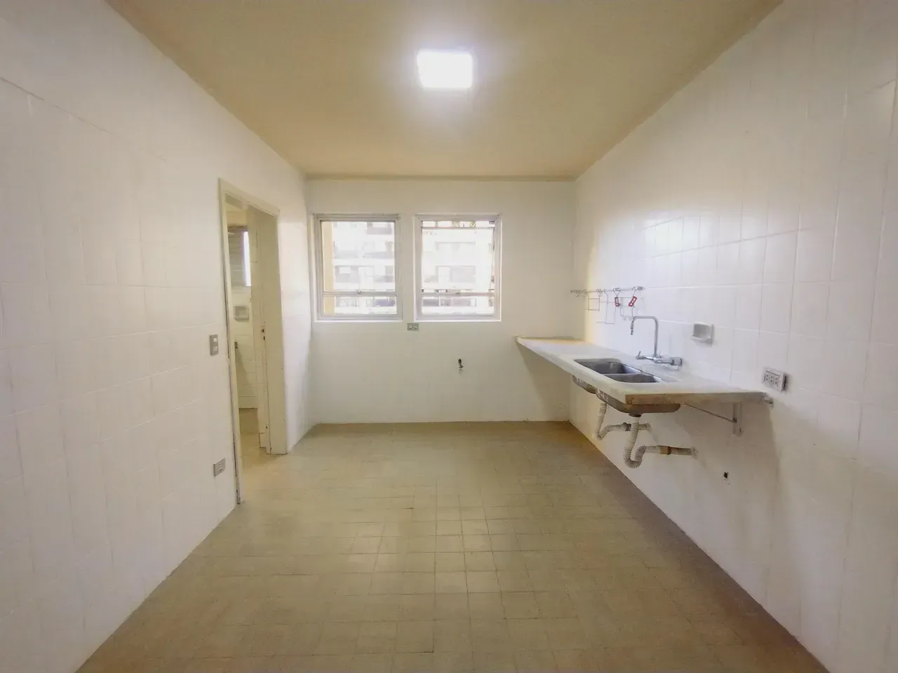 Квартира з 4 спальнями, 4 ванними і 1 паркомісцем — photo 2