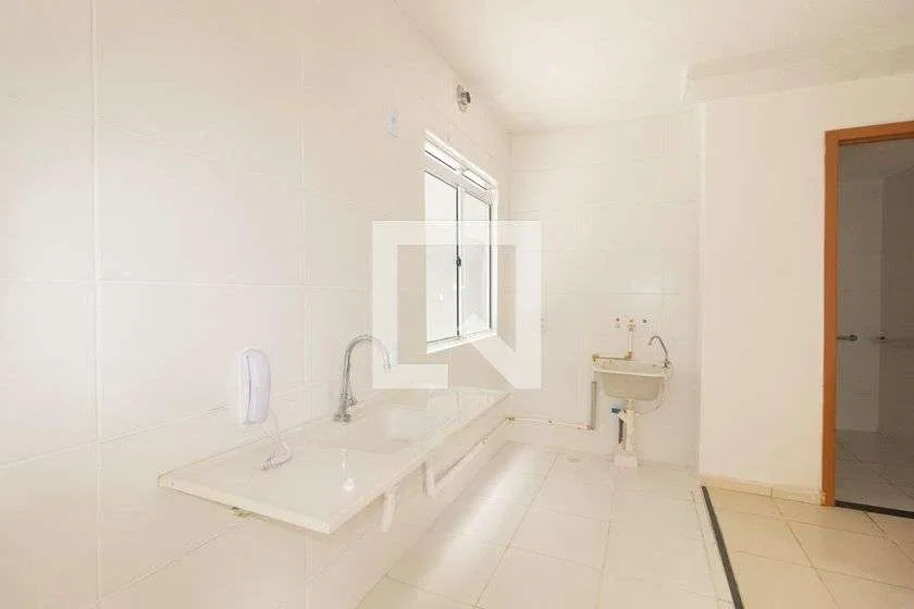 2-bedroom apartment in a building with a pool — photo 25