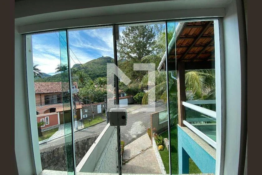 Unfurnished 4-bedroom house with 1000 m² and parking — photo 11