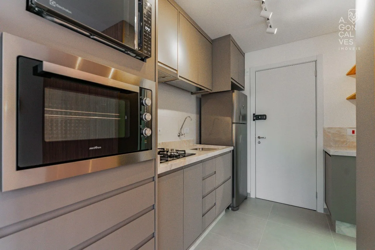 Furnished apartment, 51 m², with floor-to-ceiling windows — photo 2