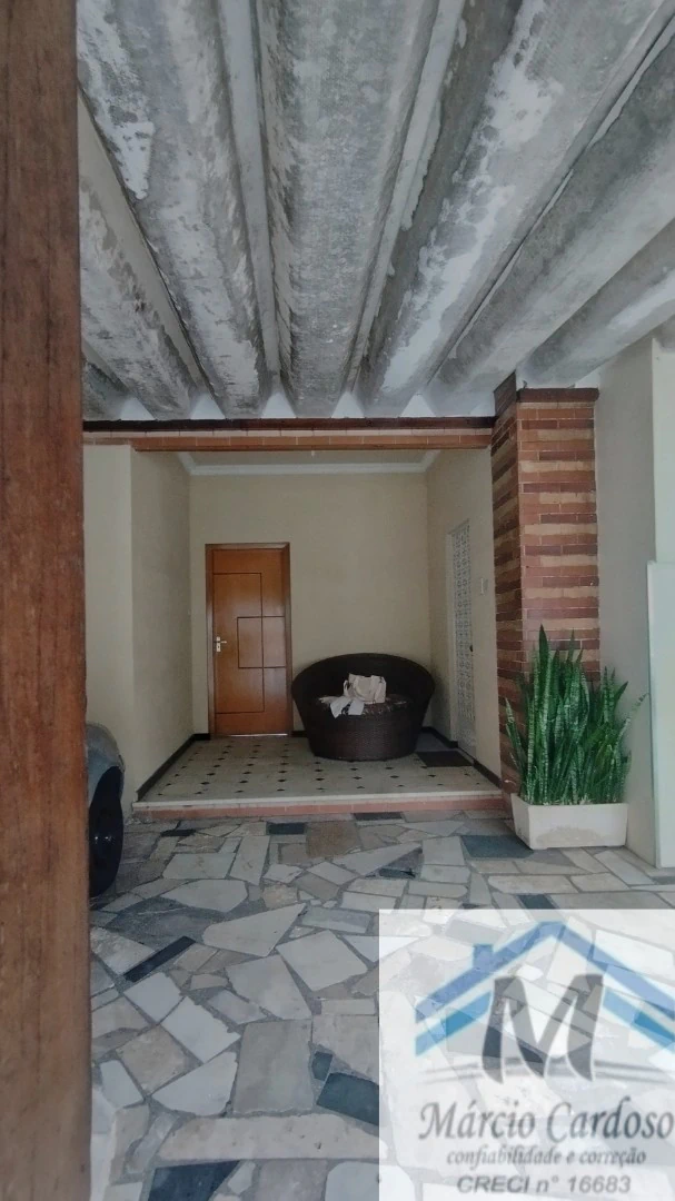 Apartment-style house with 3 bedrooms and 3 bathrooms — photo 3