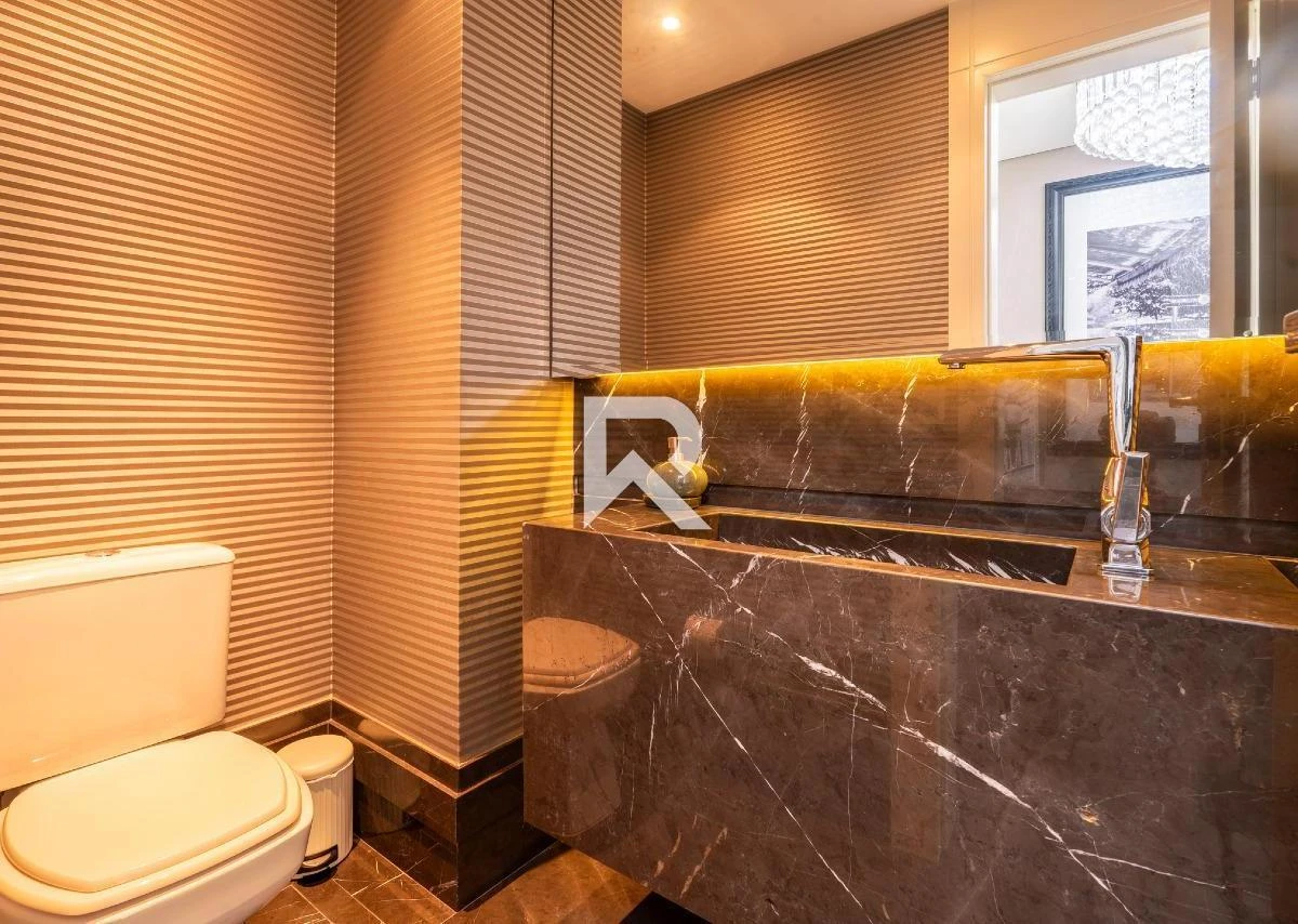276 m² apartment with a bathtub and floor-to-ceiling windows — photo 31