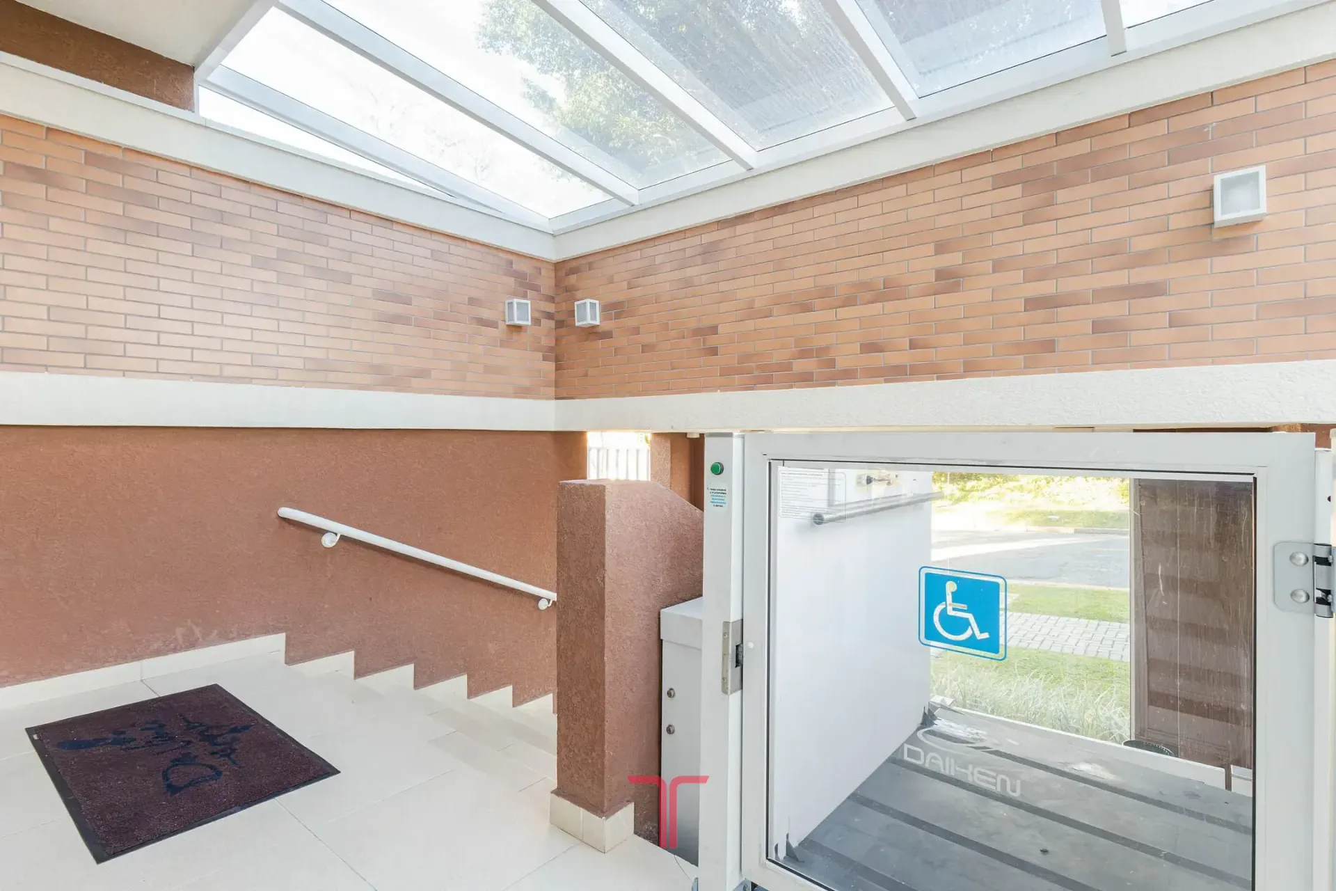 3 quartos e janelas do piso ao teto: apartamento de 141 m² — photo 74