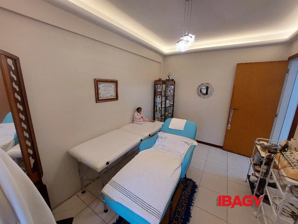 Apartamento amueblado de 4 dormitorios con balcón cerrado y 159 m² — photo 25