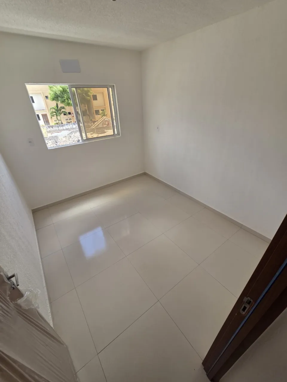2-bedroom apartment in a building with a gym — photo 4