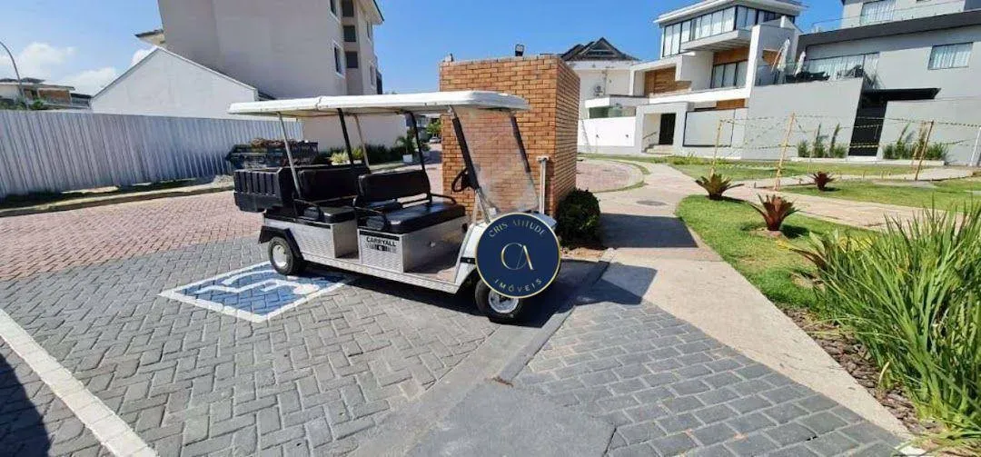House with 6 bedrooms and 7 bathrooms, 484 m² — photo 61