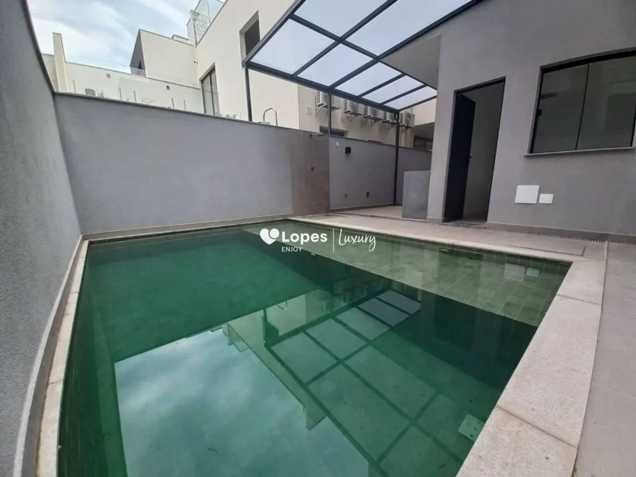 Unfurnished 4-bedroom house with 5 bathrooms and 329 m² — photo 14