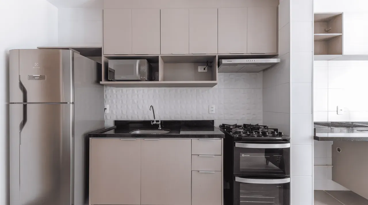 Furnished apartment with 2 bedrooms and open-plan kitchen — photo 5