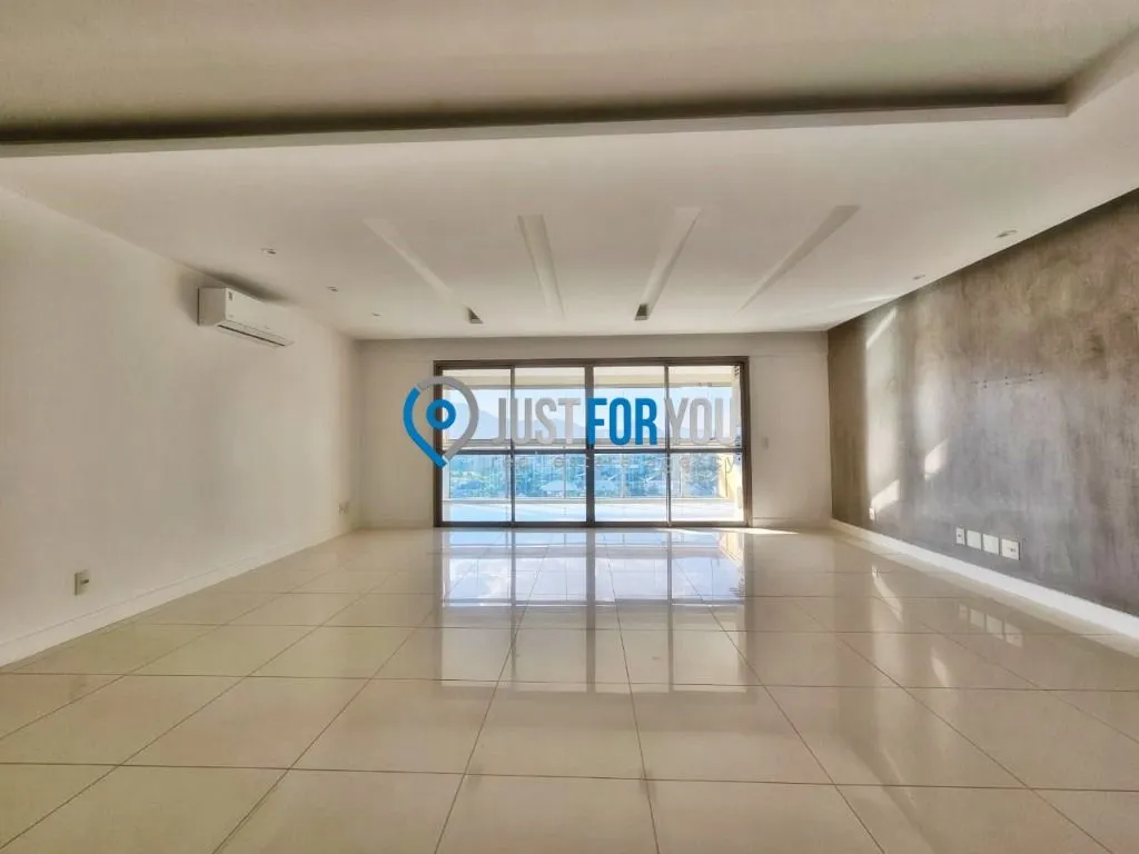 4-bedroom apartment with 233 m² and 5 bathrooms — photo 57