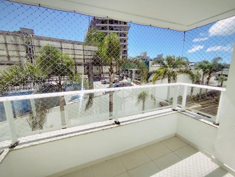 3-bedroom apartment in a building with a pool — photo 11