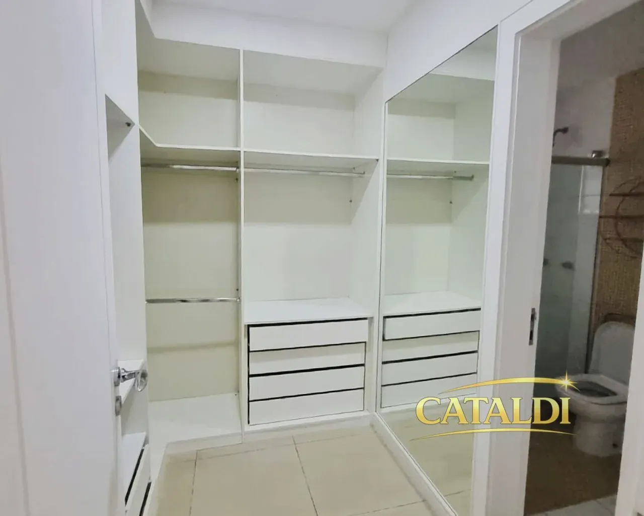 Furnished house, 400 m², with floor-to-ceiling windows — photo 21
