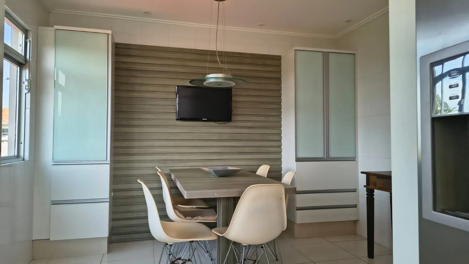 2-bedroom house with a water view in Florianópolis — photo 12