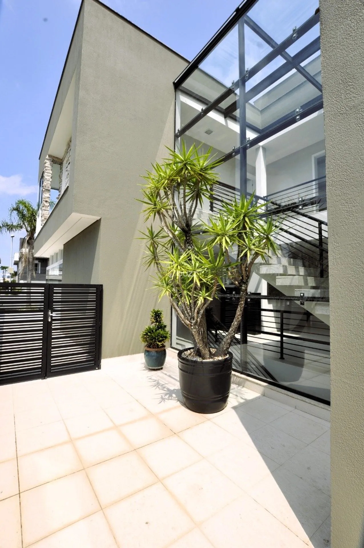 Water view in a 5-bedroom house, 343 m² — photo 35