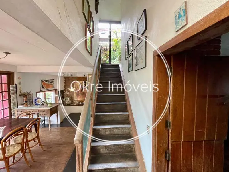 House in a gated community with 4 bedrooms and 5 baths — photo 14