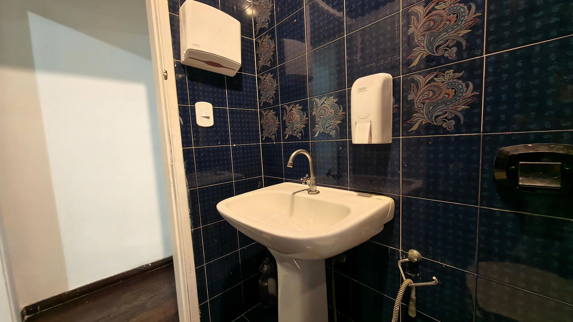 House, 250 m², with a bathtub — photo 2