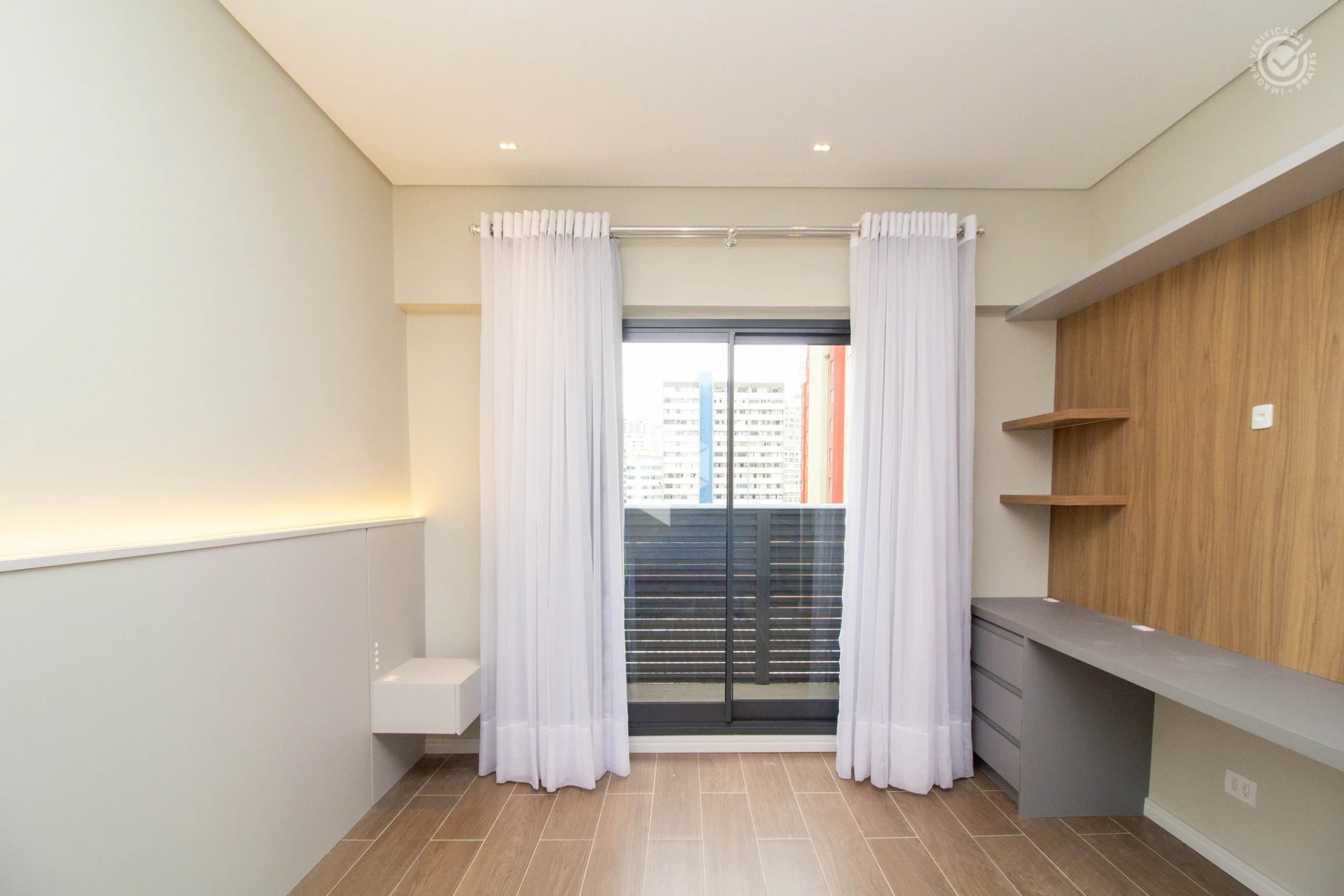 Home office in a one-bedroom apartment, 18 m² — photo 4