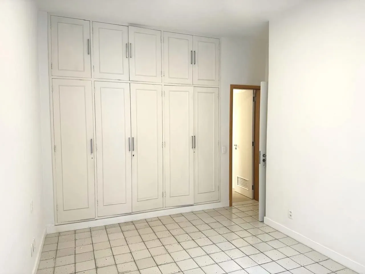 97 m² apartment with 2 bedrooms and 2 bathrooms — photo 10