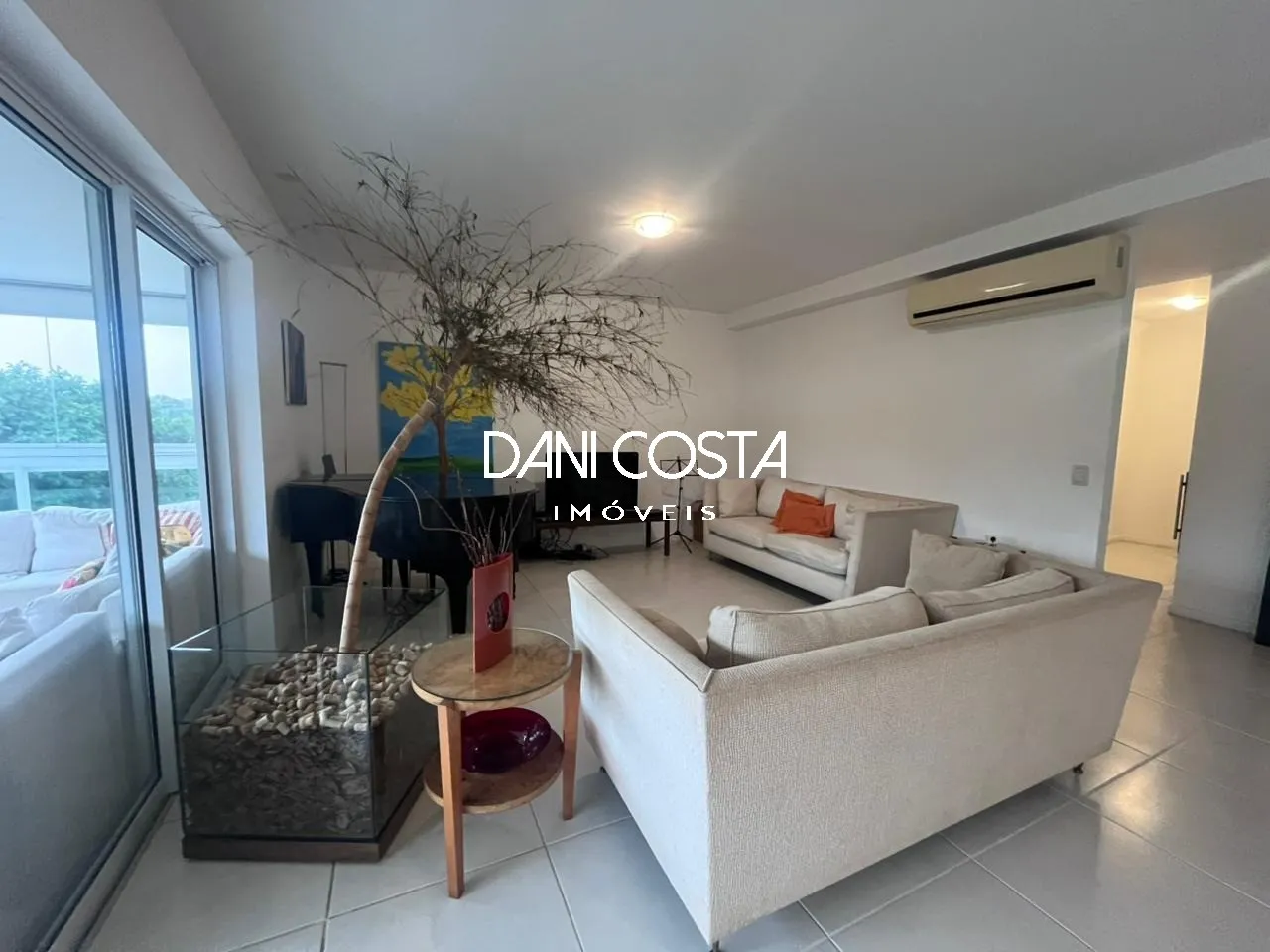 4-bedroom apartment with 227 m² and 3 parking spaces — photo 3
