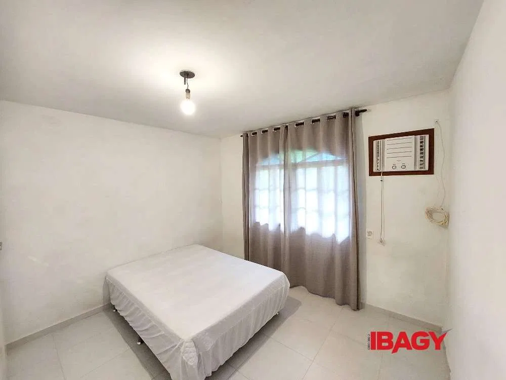 3-bedroom house with a washing machine in Florianópolis — photo 3