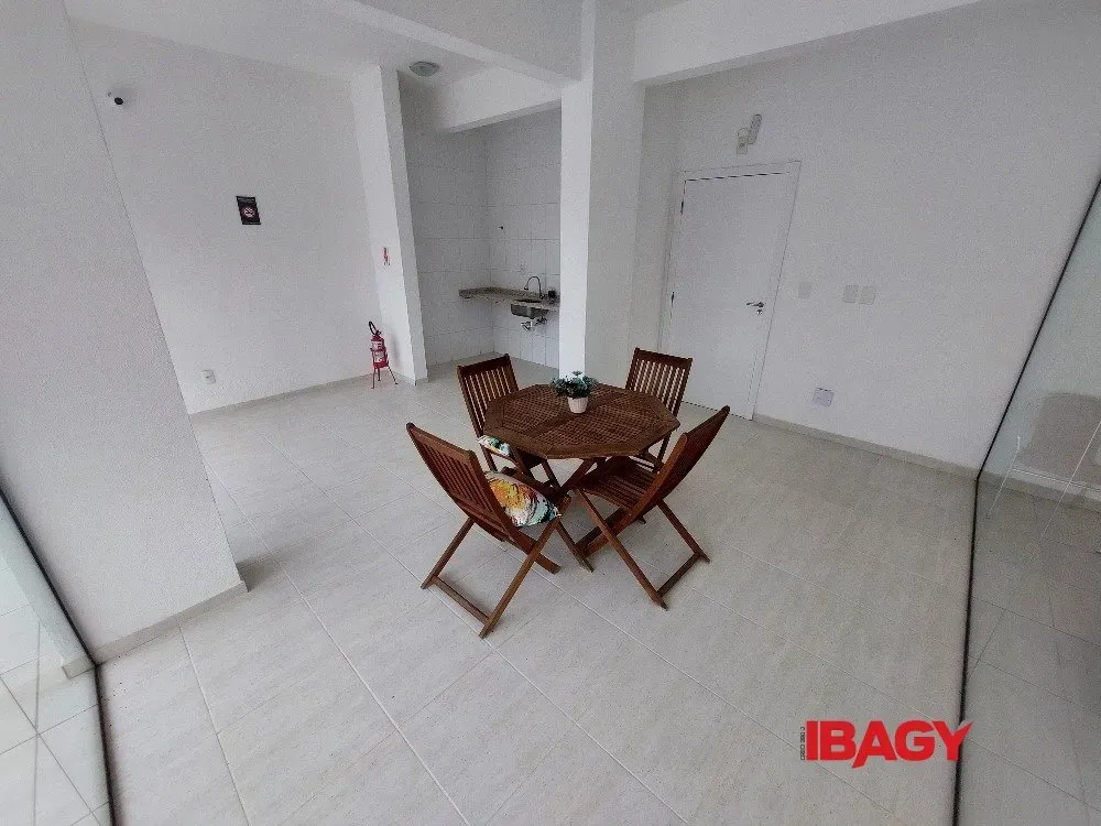 Квартира с 3 спальнями, 102 м², 1 ванная и 2 места — photo 37