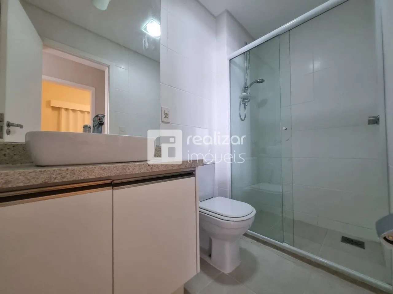 2-bedroom apartment with a water view in Florianópolis — photo 9