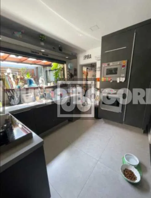 Furnished house, 402 m², with a garden — photo 14