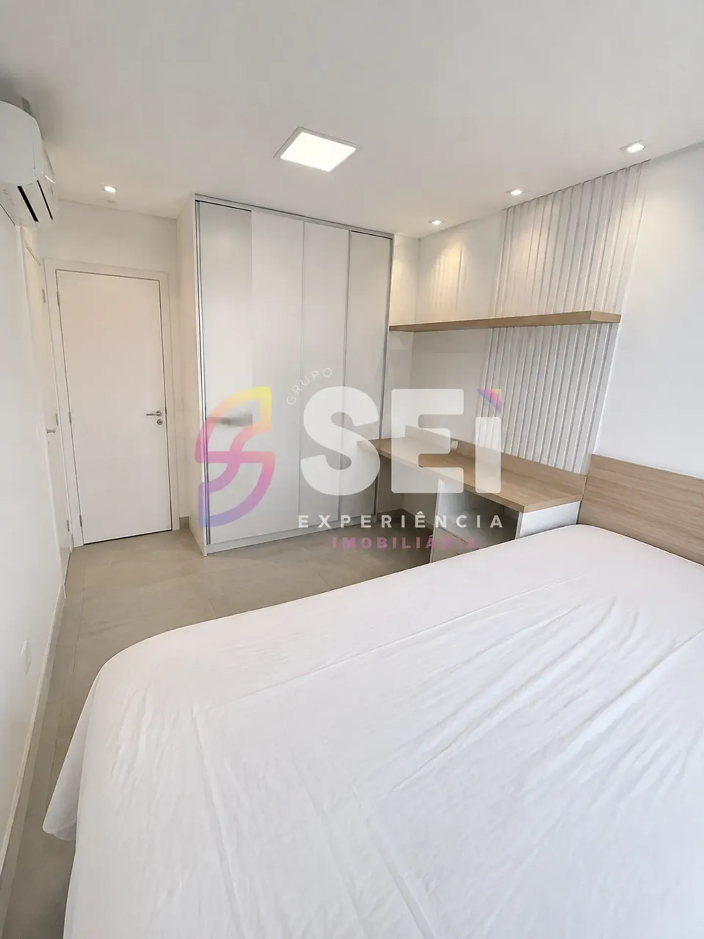 512 m² house with 5 bedrooms and open-plan kitchen — photo 28