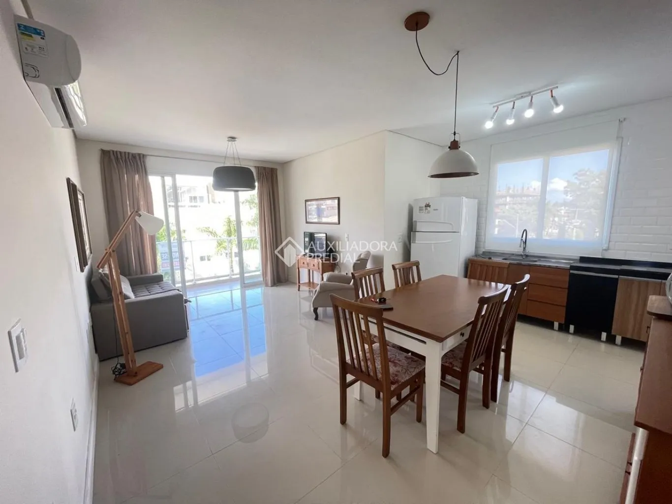 Apartamento amueblado de 3 dormitorios con cocina abierta — photo 3