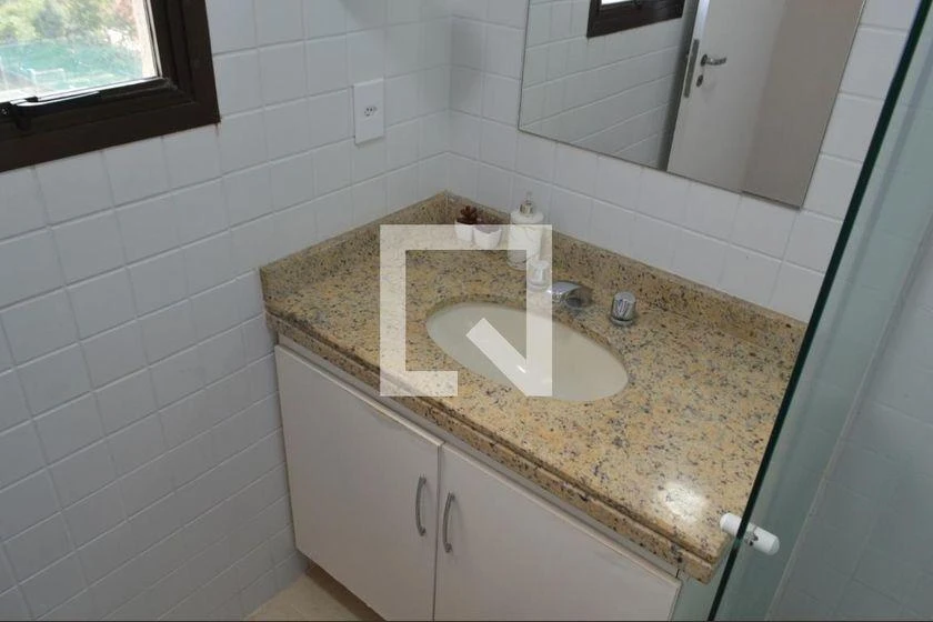 3-bedroom apartment in a building with a gym — photo 38