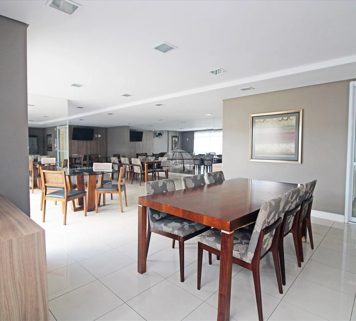Furnished apartment, 70 m², with a grill on the balcony — photo 25