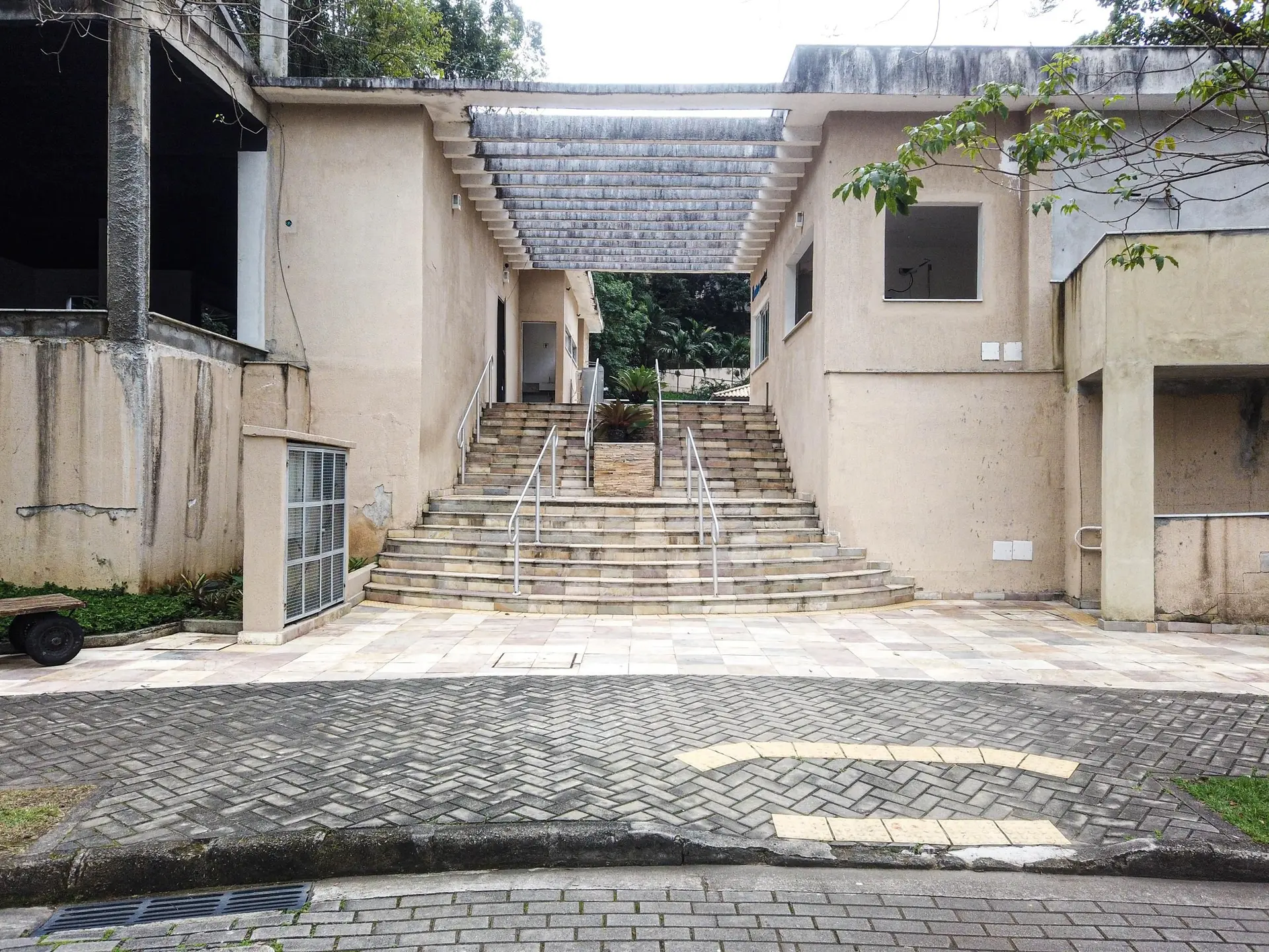 Casa mobiliada com 4 quartos e 4 banheiros no condomínio — photo 12
