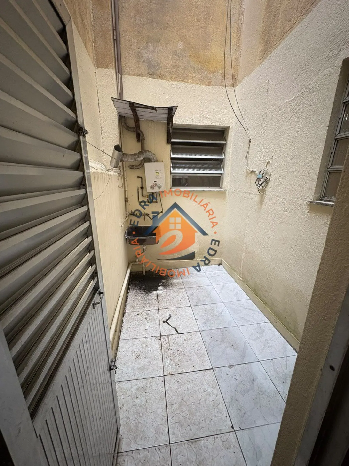 Apartamento com piso de madeira ou laminado, Bonsucesso — photo 11