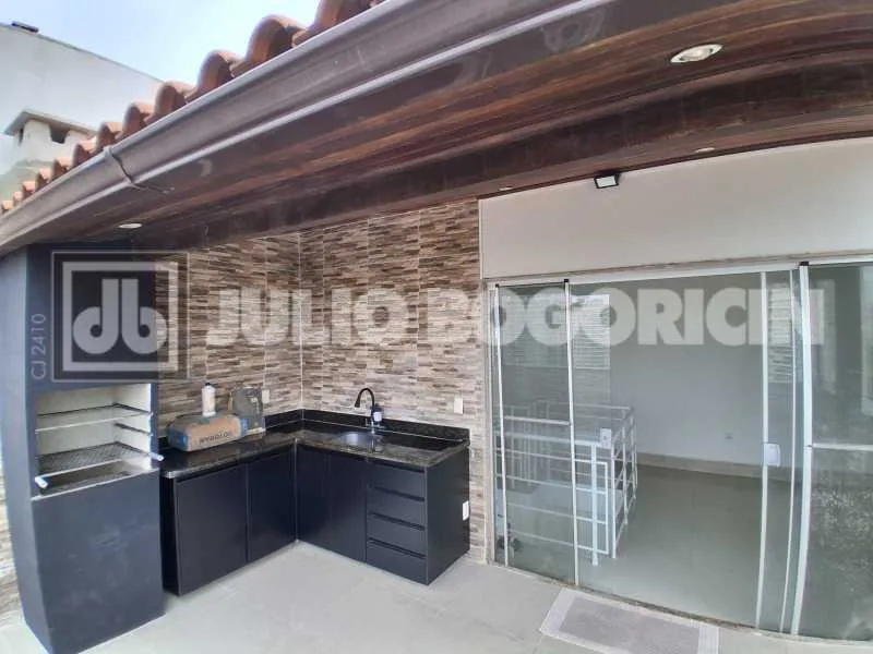 3-bedroom apartment with private balcony and BBQ — photo 31