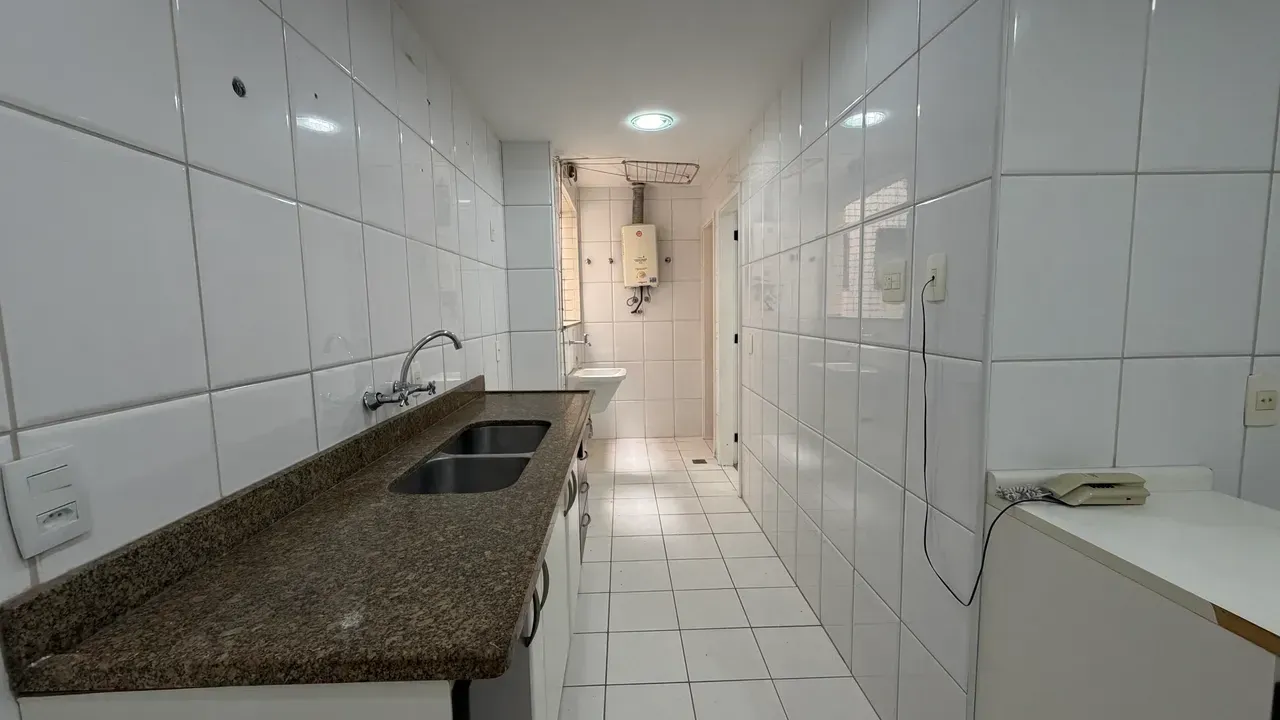 Квартира з 3 спальнями, окремою кухнею та 3 місцями паркування — photo 16
