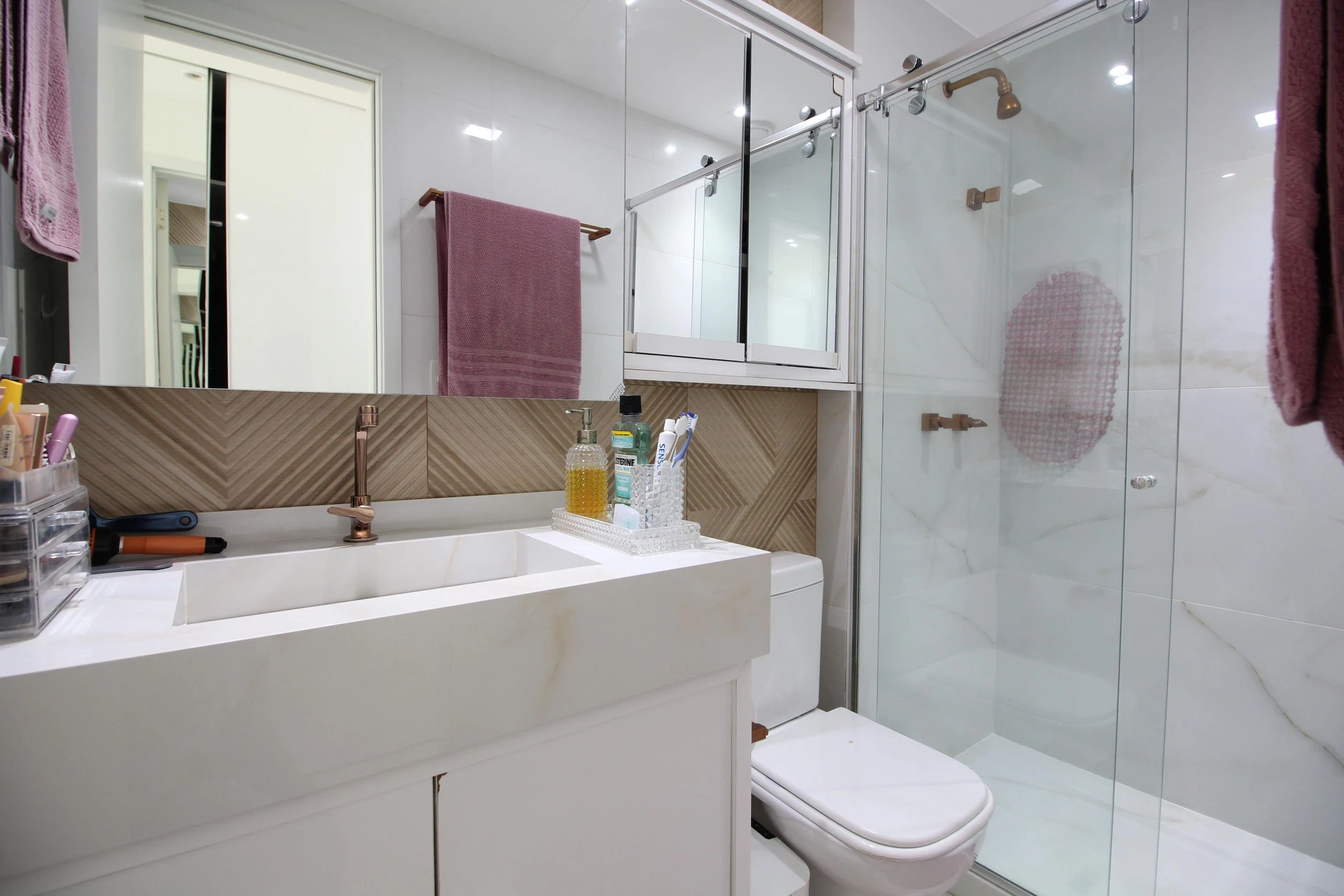 Rental apartment with 4 bedrooms and 4 bathrooms — photo 33