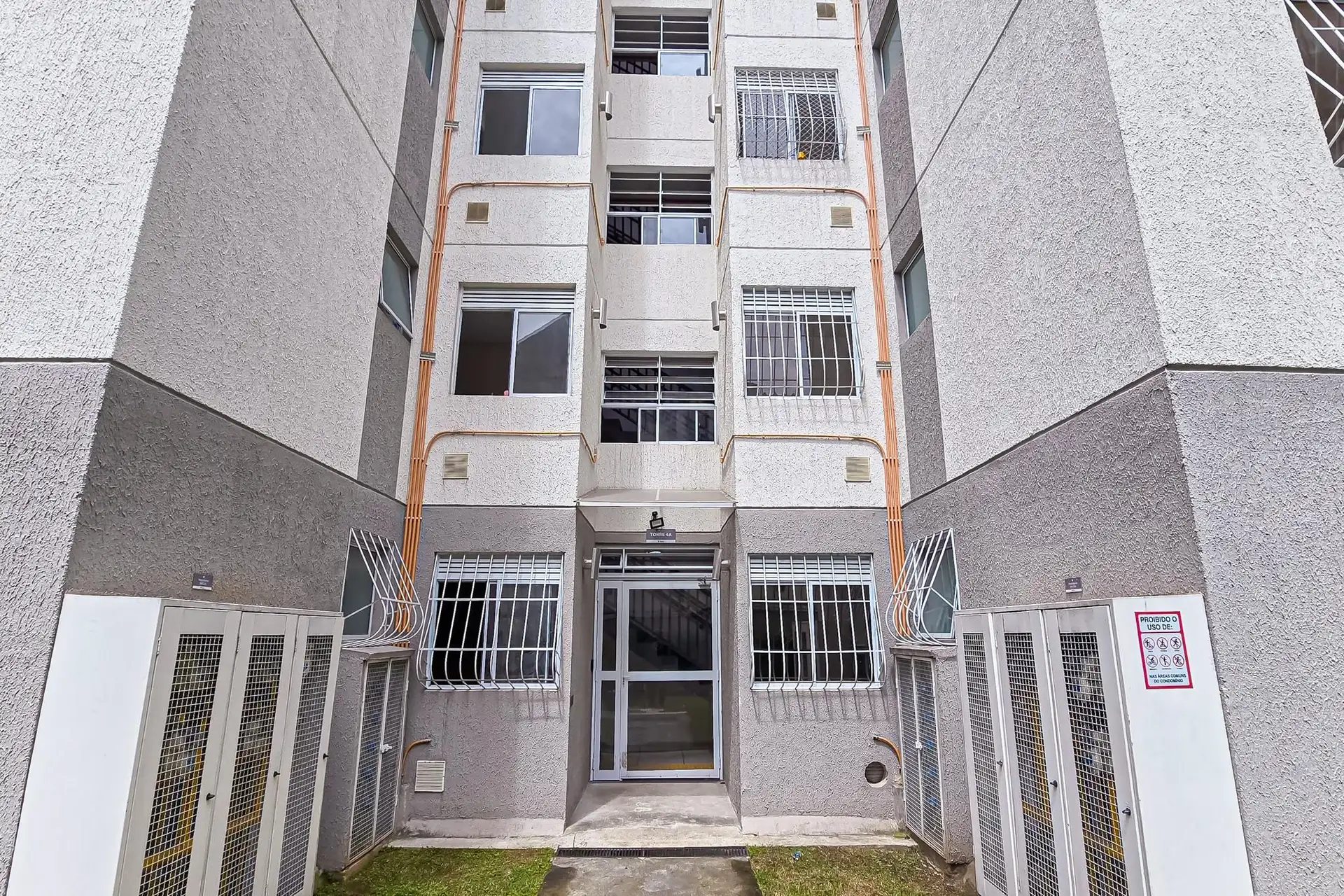 2-bedroom apartment in a building with a gym — photo 10