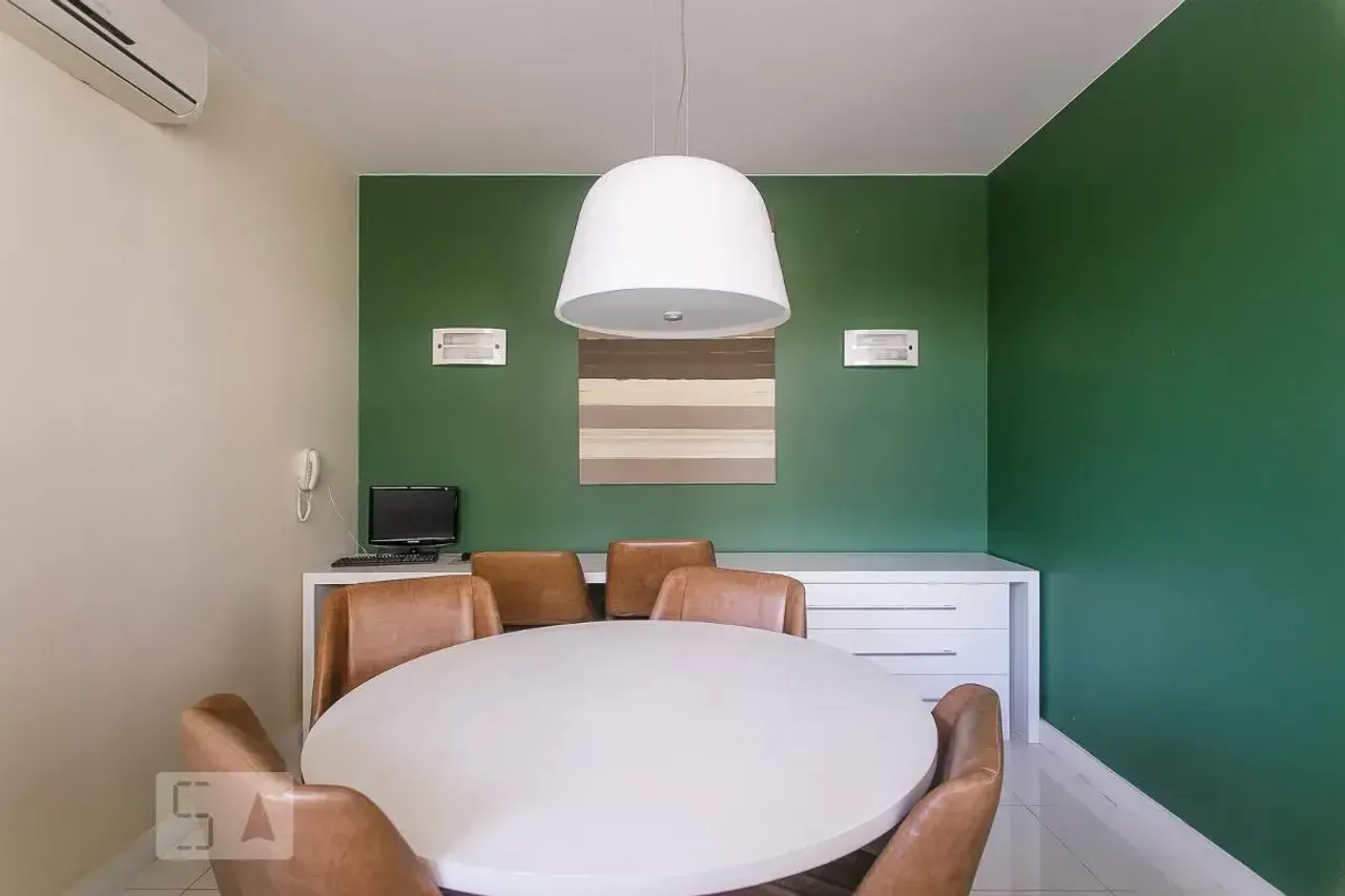 Furnished 3-bedroom apartment with 2 bathrooms — photo 17