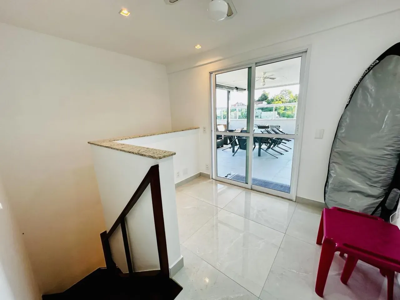 Furnished apartment, 198 m², with floor-to-ceiling windows — photo 5