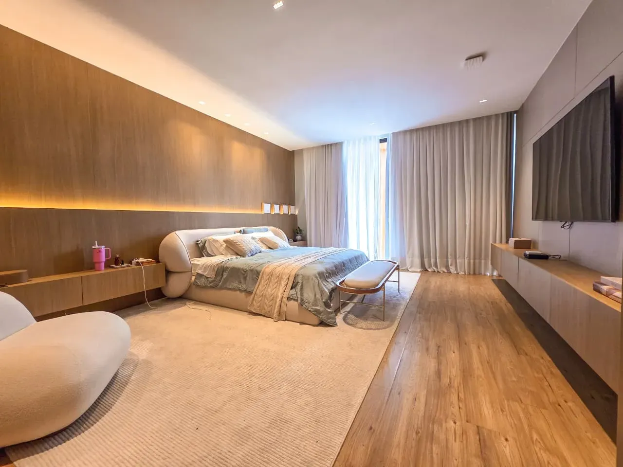 Furnished house, 920 m², with a bathtub — photo 4