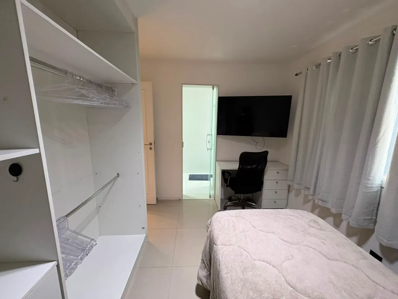 Furnished 266 m² house with 6 bedrooms and balcony grill — photo 21