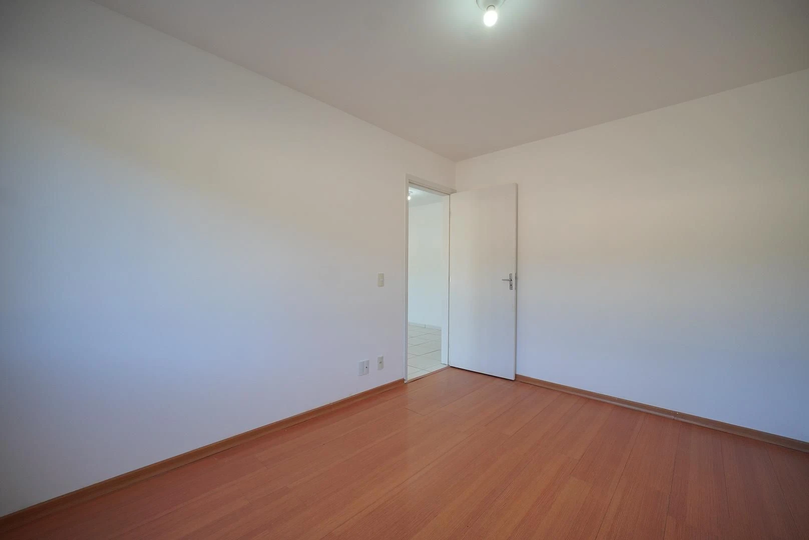 1-bedroom apartment with balcony and mountain view — photo 14