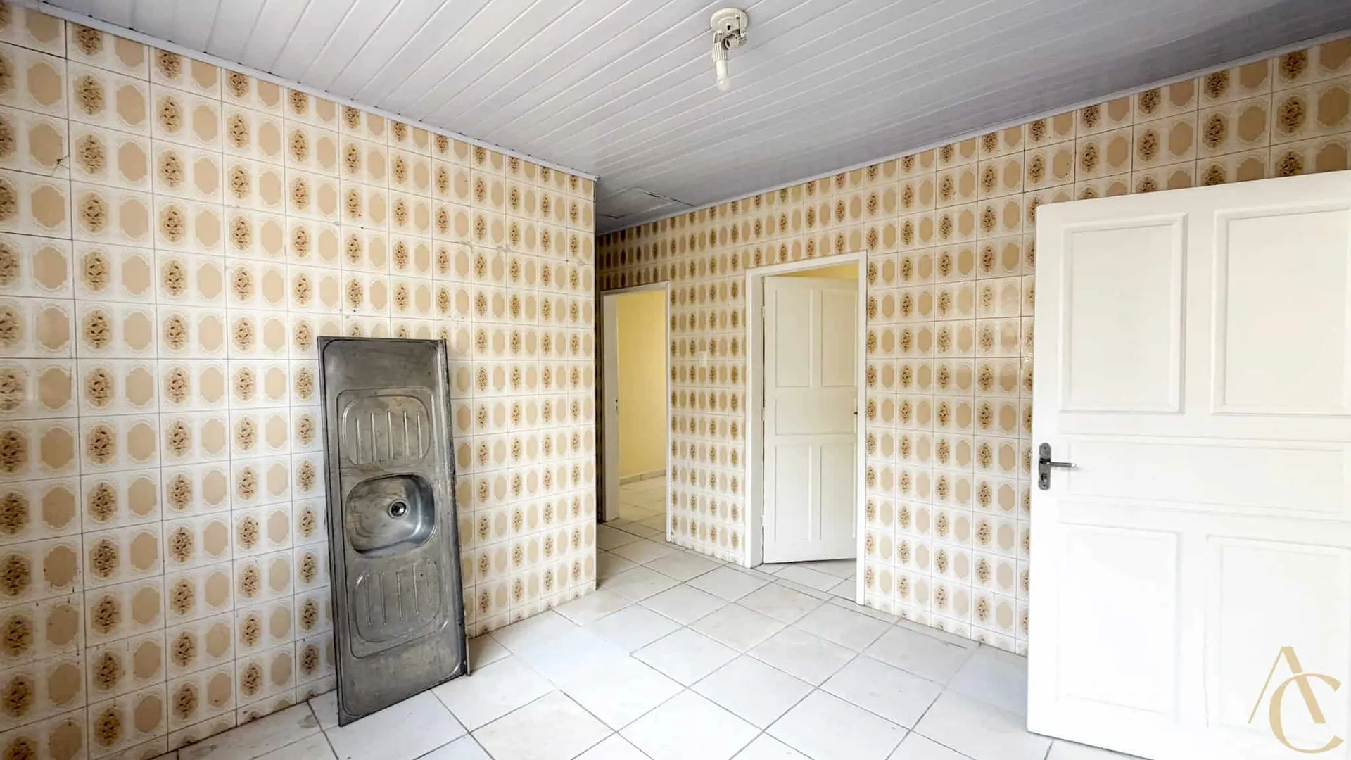Casa residencial com 4 quartos e 1 banheiro, 263 m² — photo 18