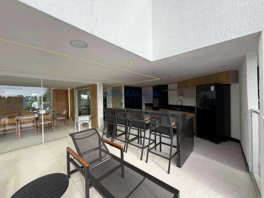 Furnished house with 4 en-suite bedrooms and 993 m² — photo 30